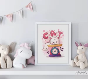 تابلو اتاق کودک گربه ملوس روی ترازو 141