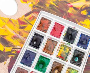 راهنمای مبتدیان برای تئوری رنگ اکریلیک: باز کردن رازهای طیف