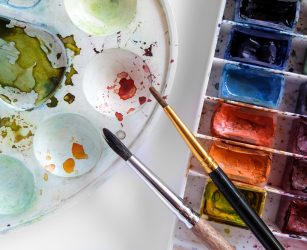 نقاشی اکریلیک بر روی سطوح مختلف: احتمالات را کاوش کنید